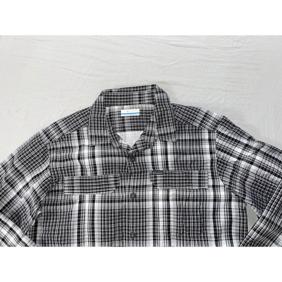 Columbia Long Sleeve Button Front Vented Fishing Shirt. Gray Plaid, Size S. EUC! - Picture 2 of 7